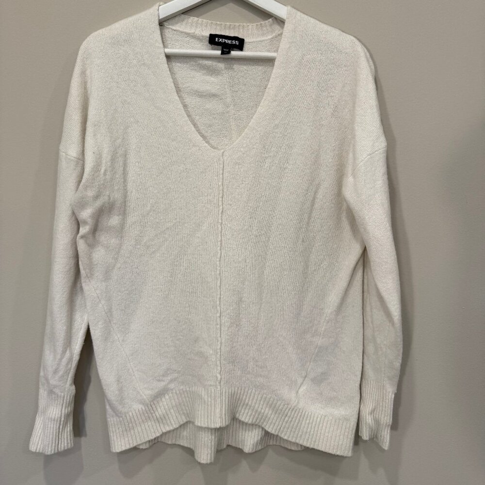 Express Cream V-Neck Sweater Women’s XS Soft Knit Pullover